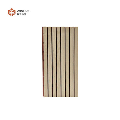 Modern Mimari İçin Oluklu Ahşap Panellerle Şık Akustik Düzenleme