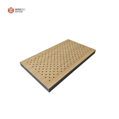 Kayıt stüdyoları için süslenmiş sonlandırma ile üst düzey delikli akustik panel